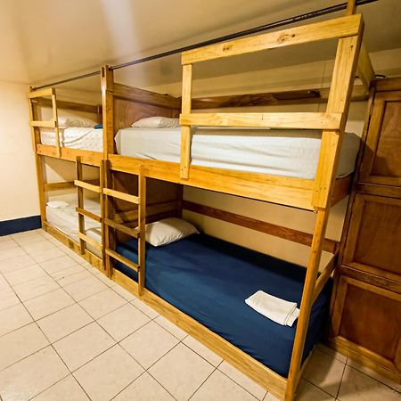 Hostal El Rio León المظهر الخارجي الصورة