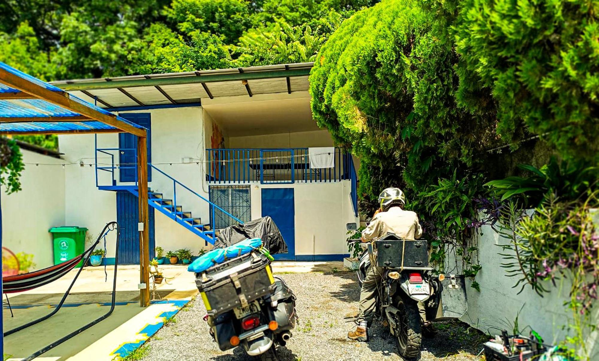 Hostal El Rio León المظهر الخارجي الصورة