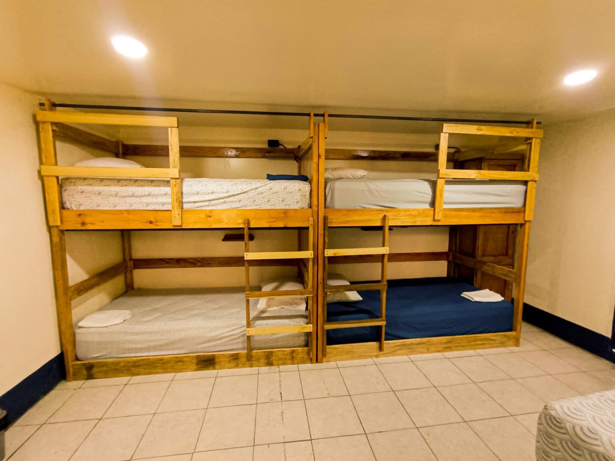 Hostal El Rio León المظهر الخارجي الصورة