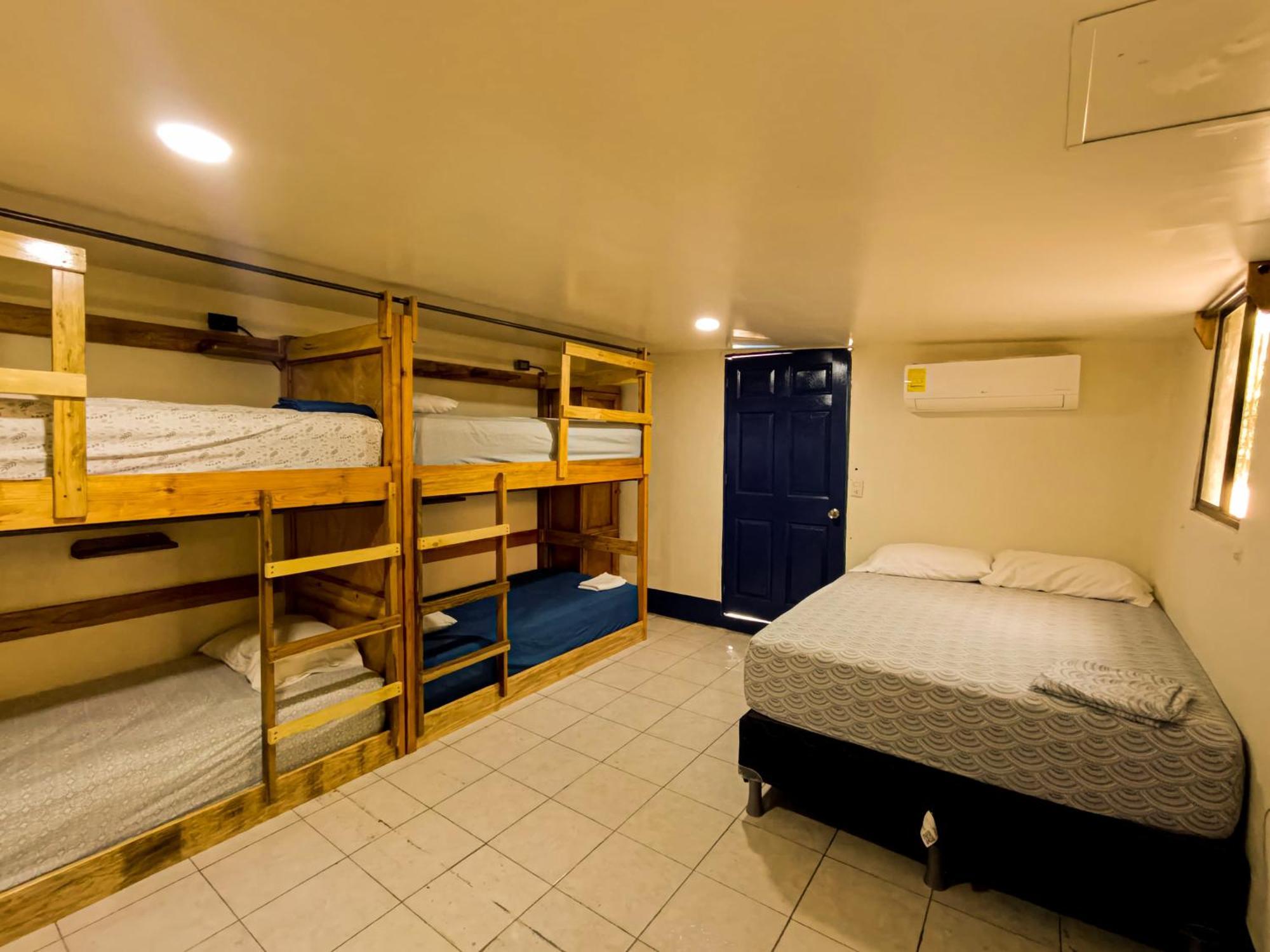 Hostal El Rio León المظهر الخارجي الصورة