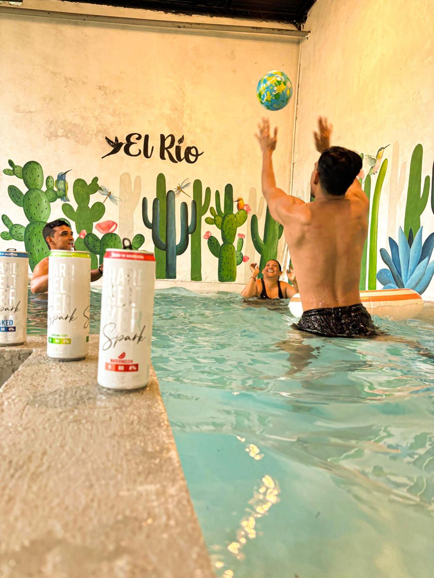 Hostal El Rio León المظهر الخارجي الصورة